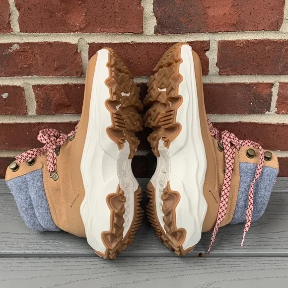 Sorel Kinetic Breakthru Conquest Waterproof Boots - Picture 7 of 13